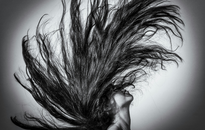 Coloration sur-mesure : comment Julie et son équipe créent une teinte unique pour chaque cliente