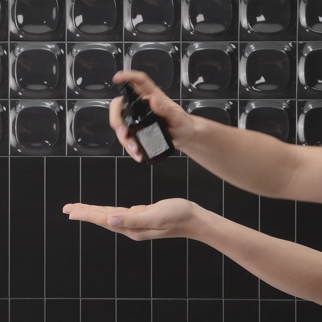 Charger la vidéo : Heart of Glass Restoring Leave-in Mask